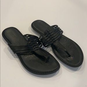 Born sandals